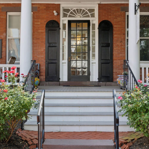 Women’s Flagship House Exterior