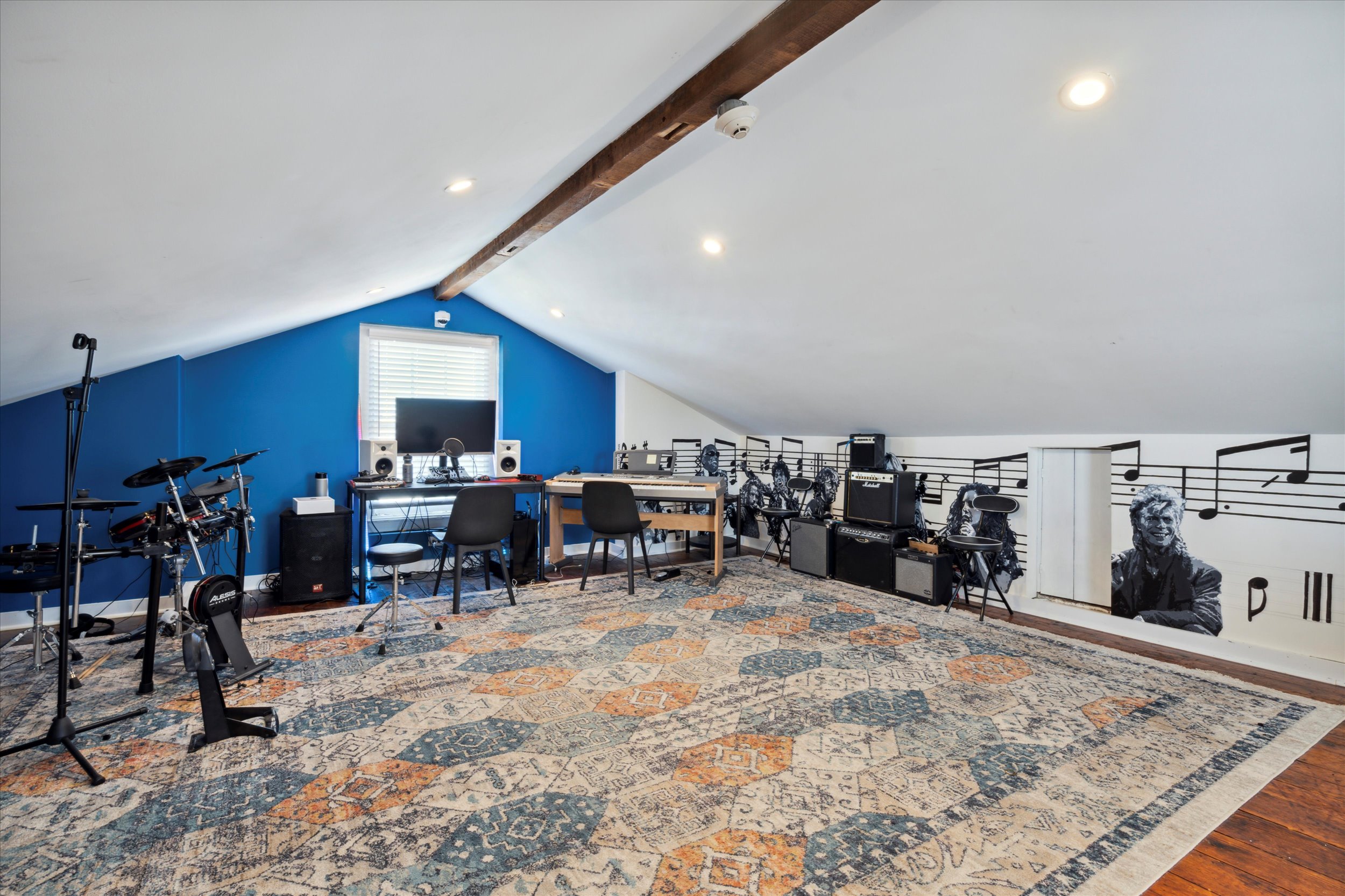 21-112 S Church St21