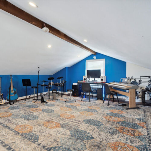 Men’s Flagship House Music Room