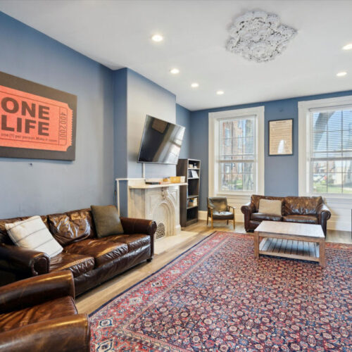 Men’s Flagship House Sofa