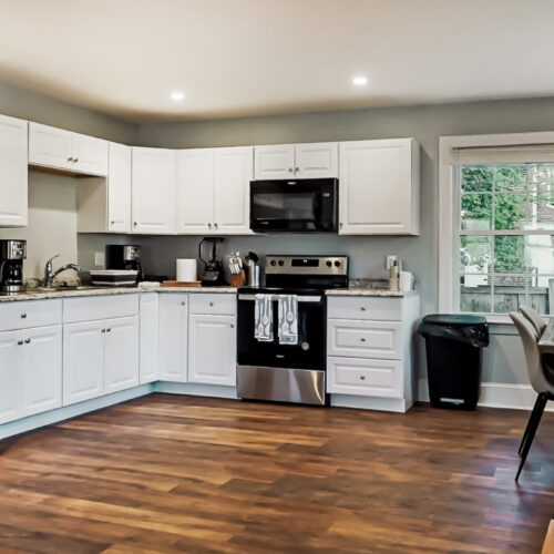 Men’s Collegiate House Dining Table